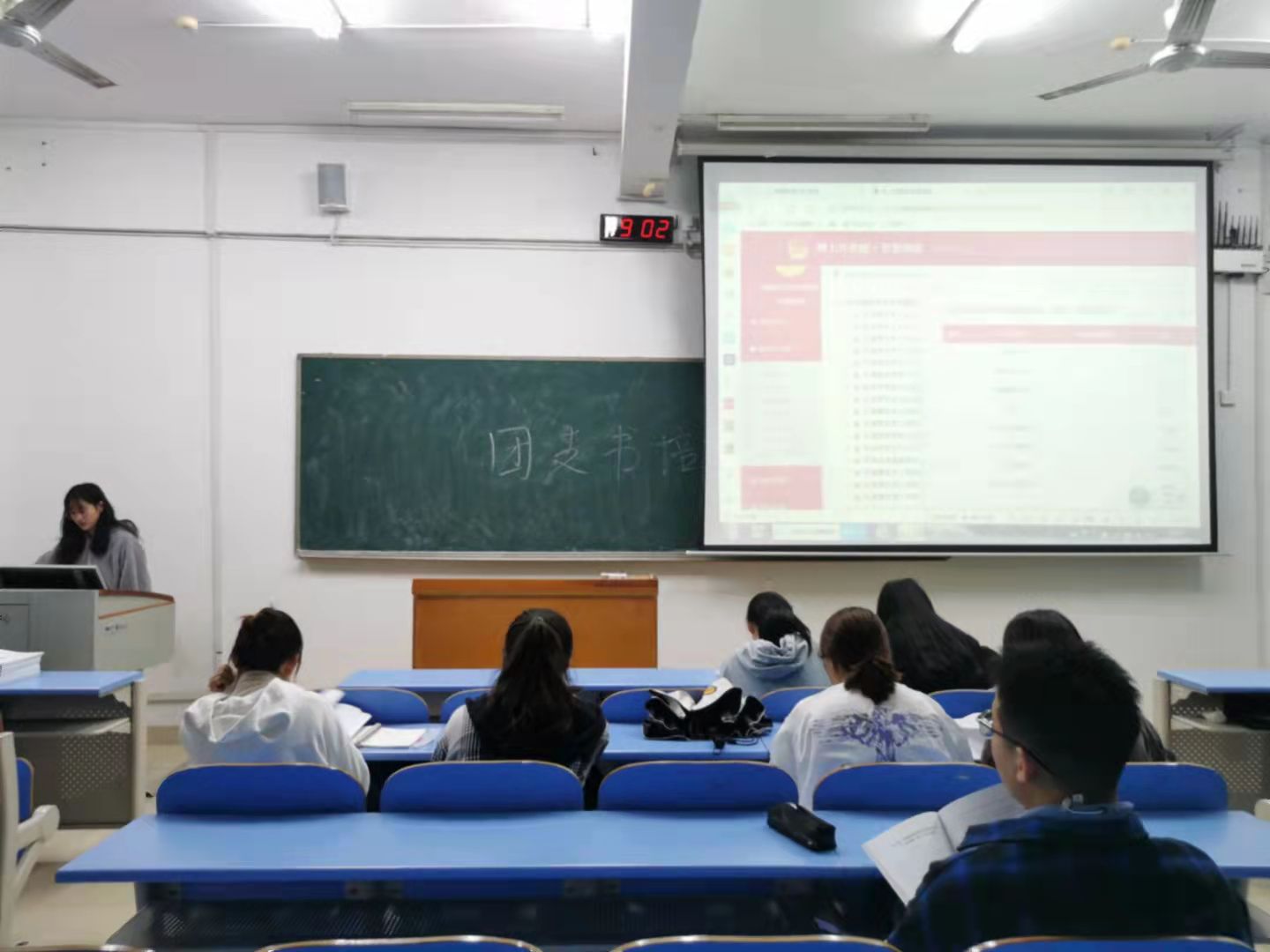 说明: 634c48e6f4e0306e3268db4bd1b0a8c.jpg
