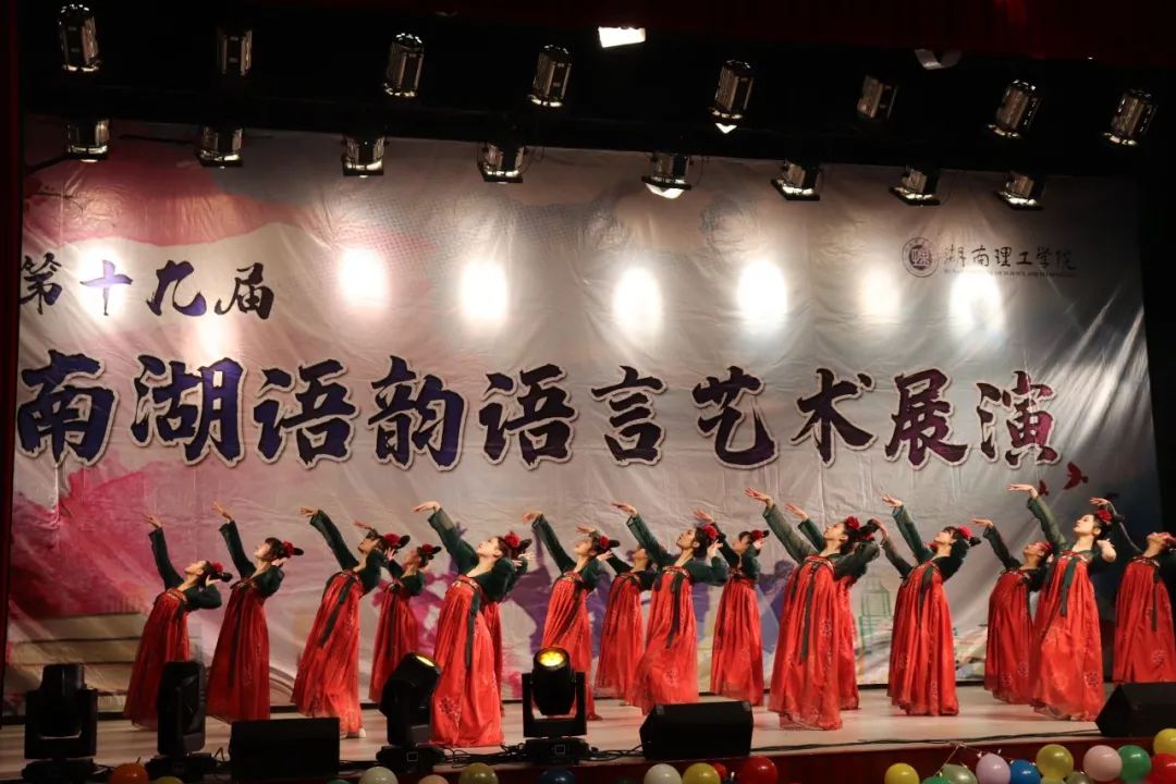 说明: 春昼